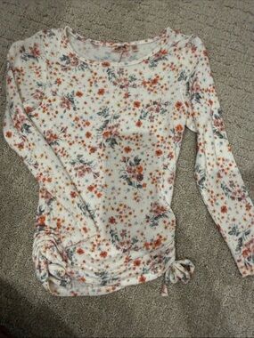 Willow Cream Long-Sleeve Floral Tie-Hem Top in Rust and Gray